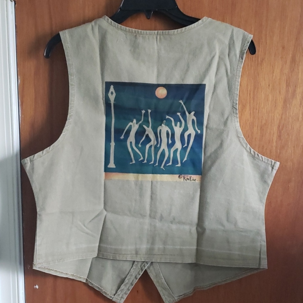Unique Sunbelt Vest w/ Artwork detail